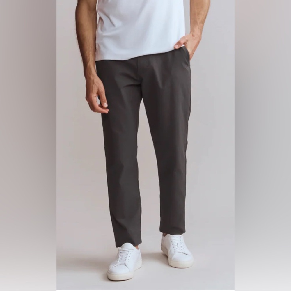 Rhône Boathouse Cargo Men's Gray Pants - NWT - Size XL